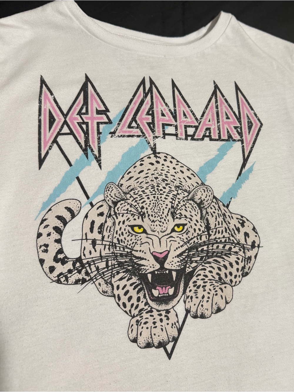 Def Leppard T Shirt Kids 6 6X White Leopard Graphic Rock Band Tee